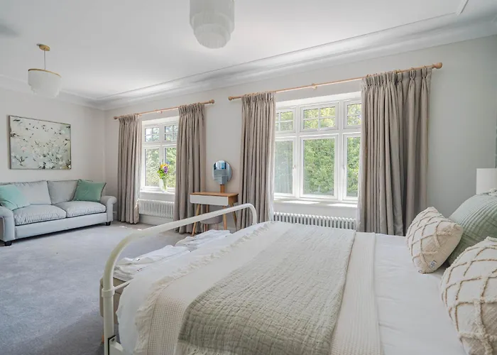 Highcroft House By Grandeur Property Bournemouth